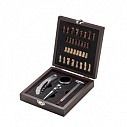 Seturi promotionale cu patru accesorii pentru sticlele de vin si joc de sah - 84037 Seturi promotionale cu patru accesorii pentru sticlele de vin si joc de sah - 84037